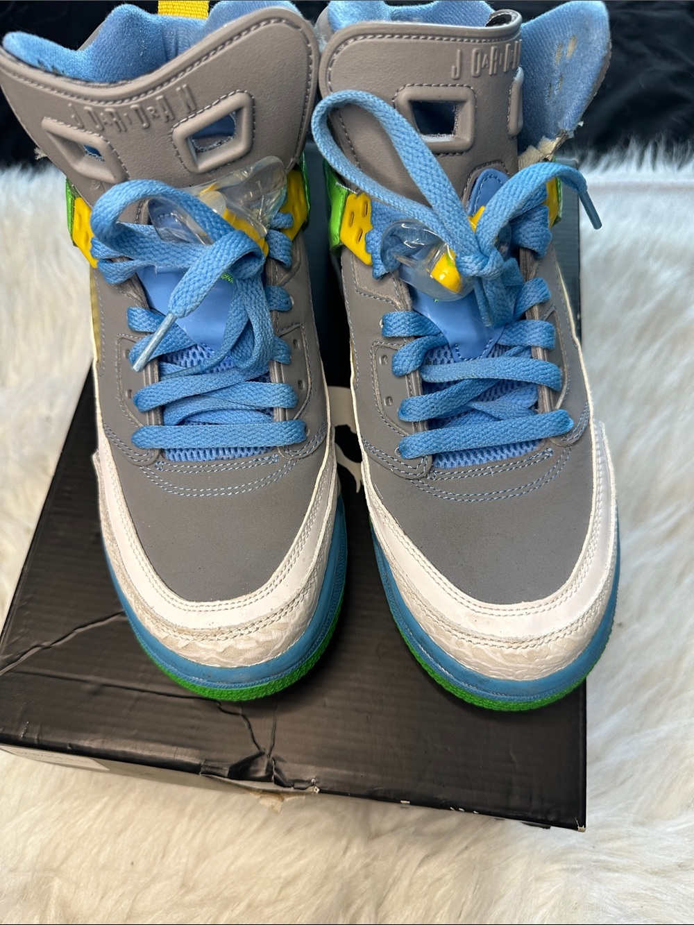 Kids Gray & Blue Basketball Sneakers - Jordan Style spizike size 7y